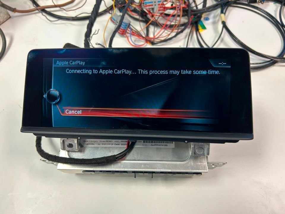 EntryNav2 with WLAN support and Apple CarPlay. Plug&Play precoded by the VIN.